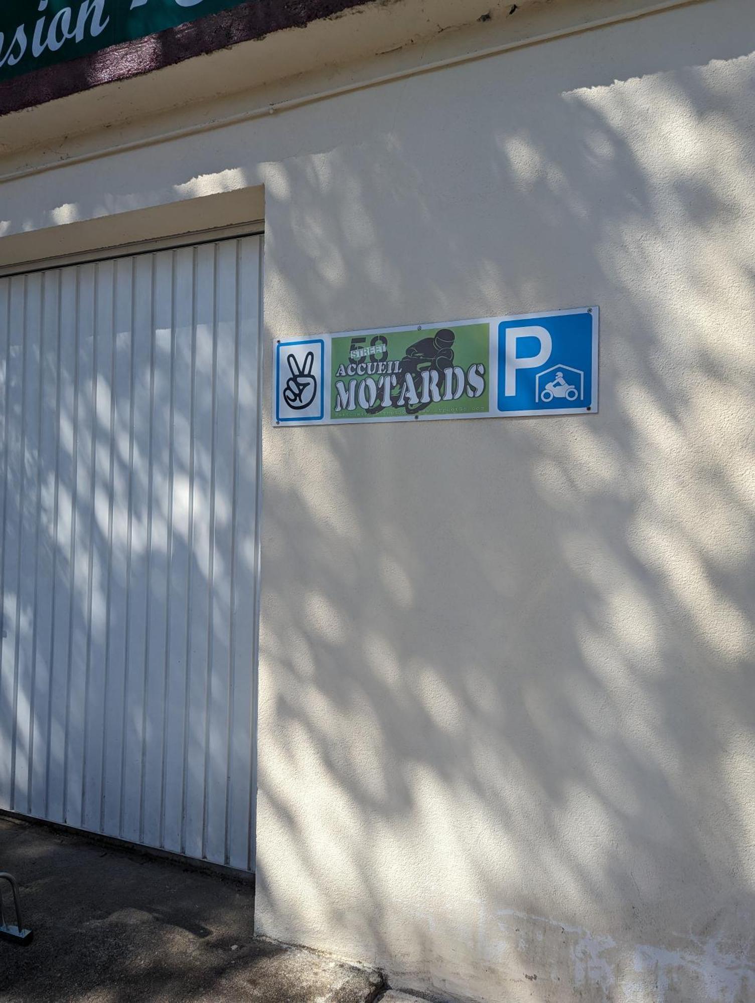 Auberge Des Pins Aubenas Luaran gambar