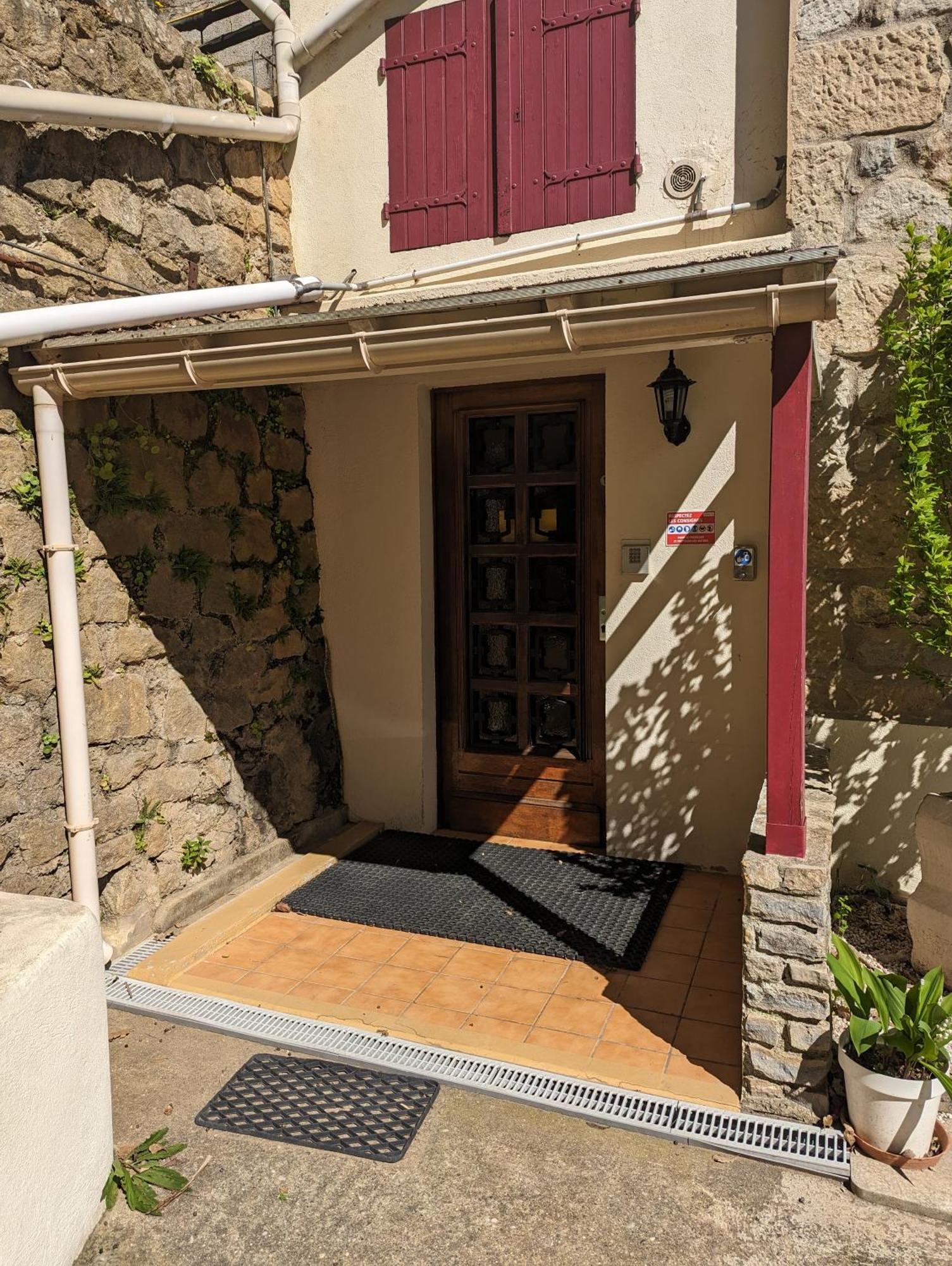 Auberge Des Pins Aubenas Luaran gambar