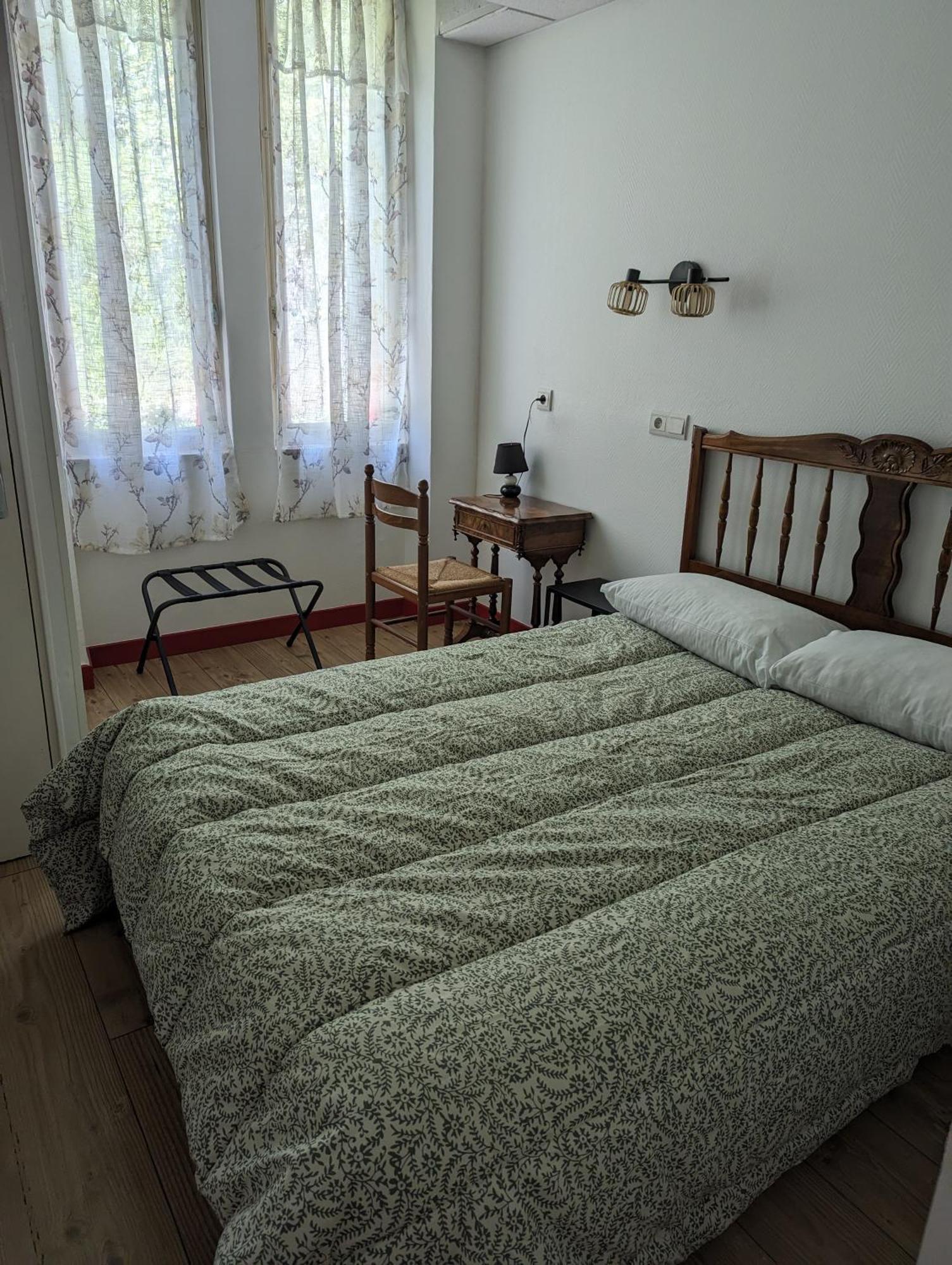 Auberge Des Pins Aubenas Luaran gambar