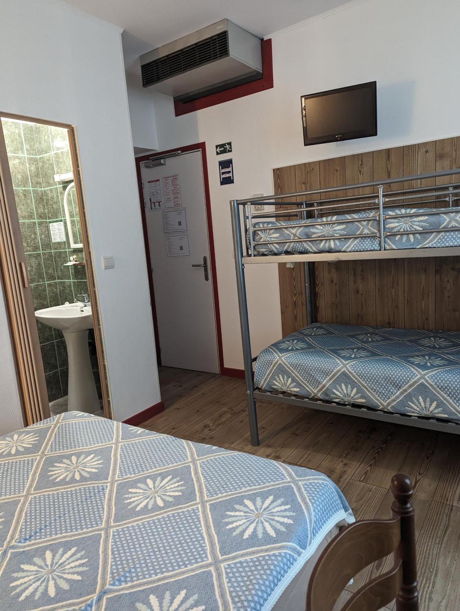 Auberge Des Pins Aubenas Luaran gambar
