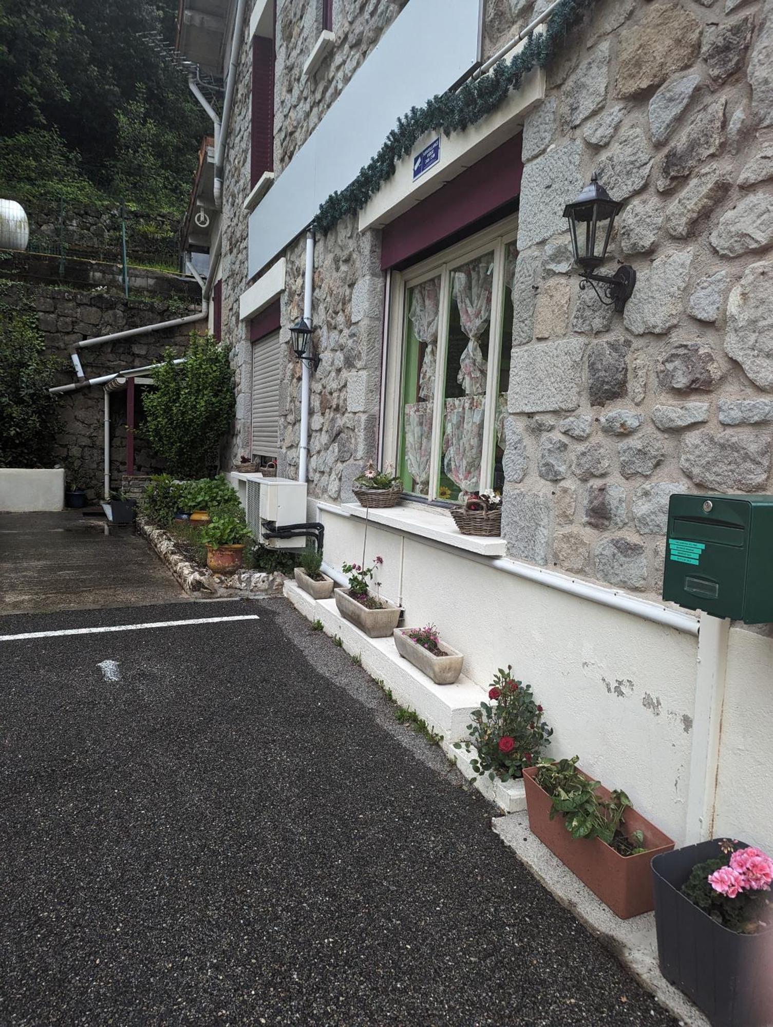 Auberge Des Pins Aubenas Luaran gambar